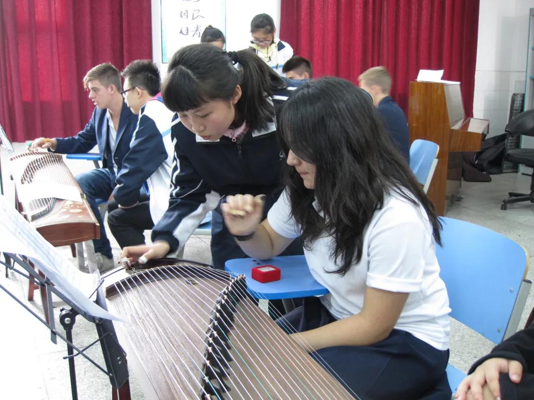 成都铁中和铁中府河校区,成都铁中