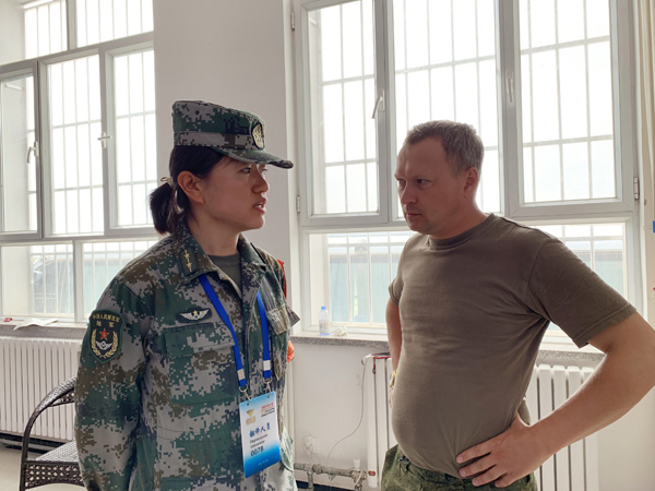 国际军事比赛国际队伍入场,国际军事比赛装甲车飙车