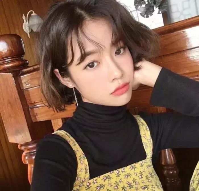 倒三角长脸发型2021流行发型,发型设计与脸型搭配方形脸