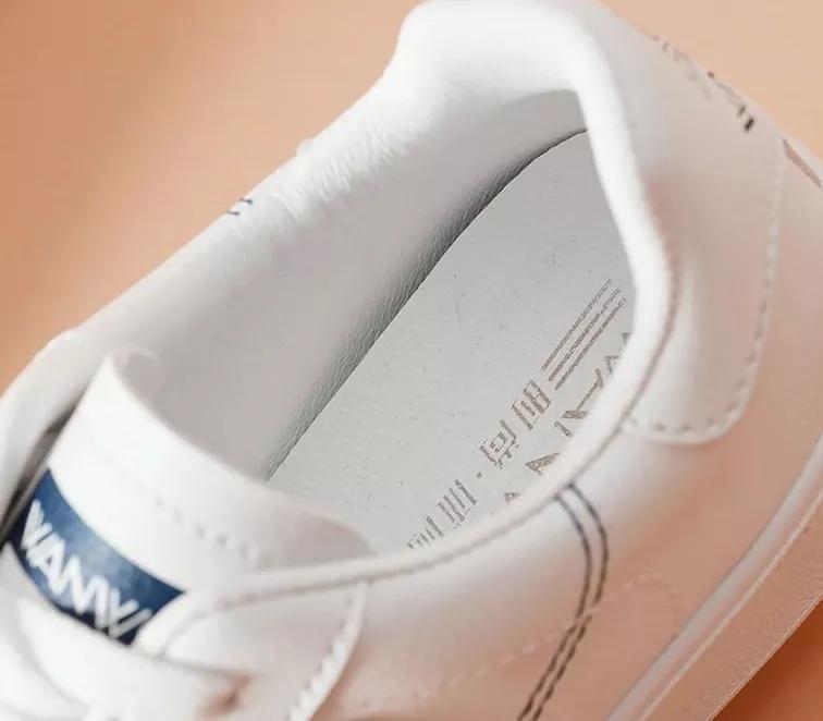 柳岩代言的运动鞋图片,柳岩代言的小白鞋