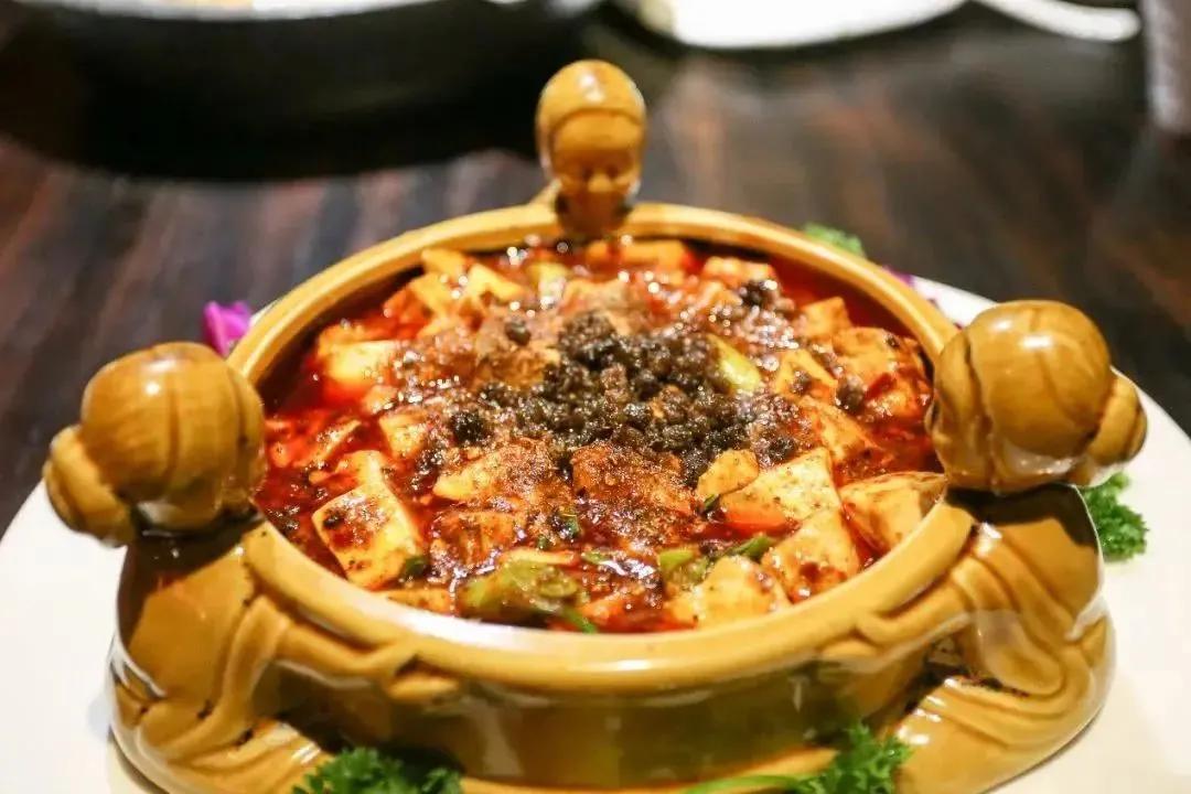 天府旅游美食·舌尖上的非遗|陈麻婆豆腐：寸琼方玉披红彩，火龙生风五内春