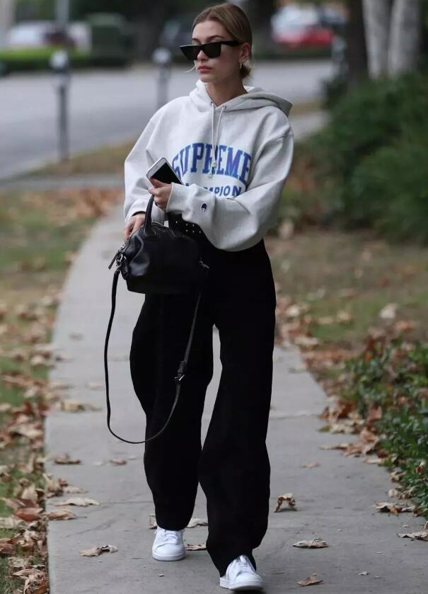 白皮鞋脏了拿什么擦干净,皮鞋用鞋油和护手霜哪个好