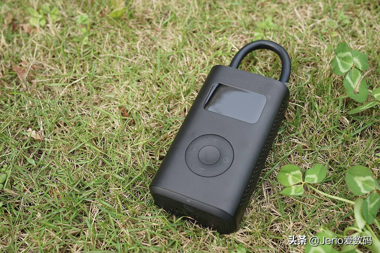 轮胎完全没气了怎么充气,米家充气宝能充几个轮胎