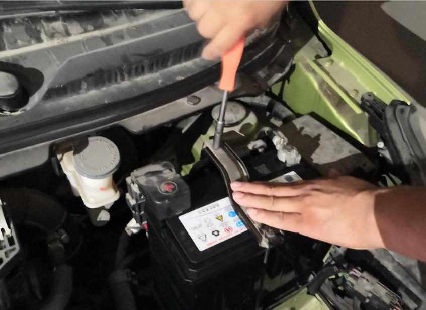 汽车蓄电池使用小妙招,汽车蓄电池更换避坑
