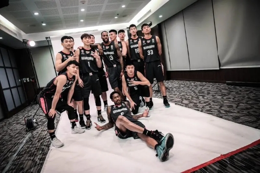 宏远杜锋新阵容,宏远年轻人上场比赛杜锋的无奈