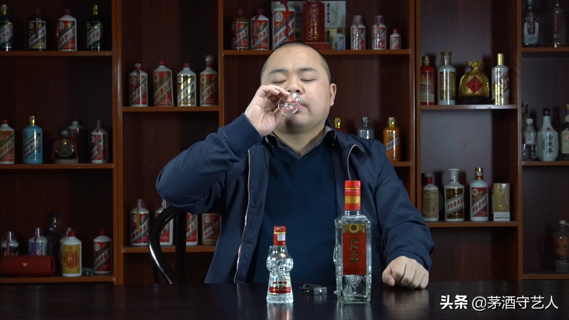 绵竹大曲品酒,茅酒守艺人品酒绵竹大曲