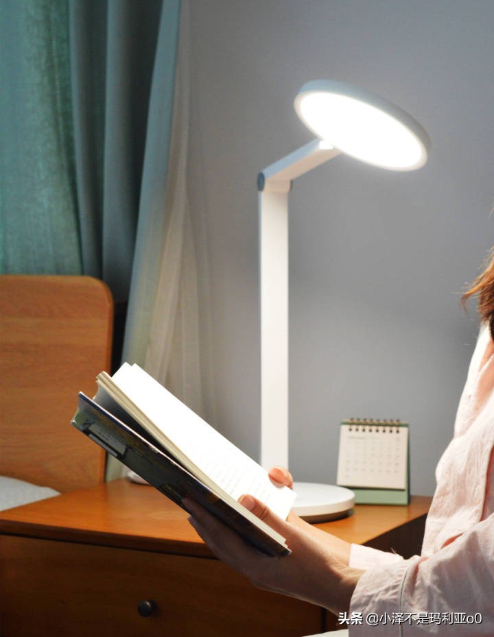 飞利浦智睿国aa级别台灯测评,国a级和国aa级台灯