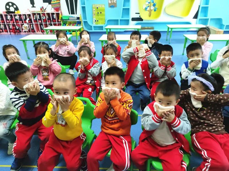 关于119消防的演练视频,119消防宣传日逃生视频