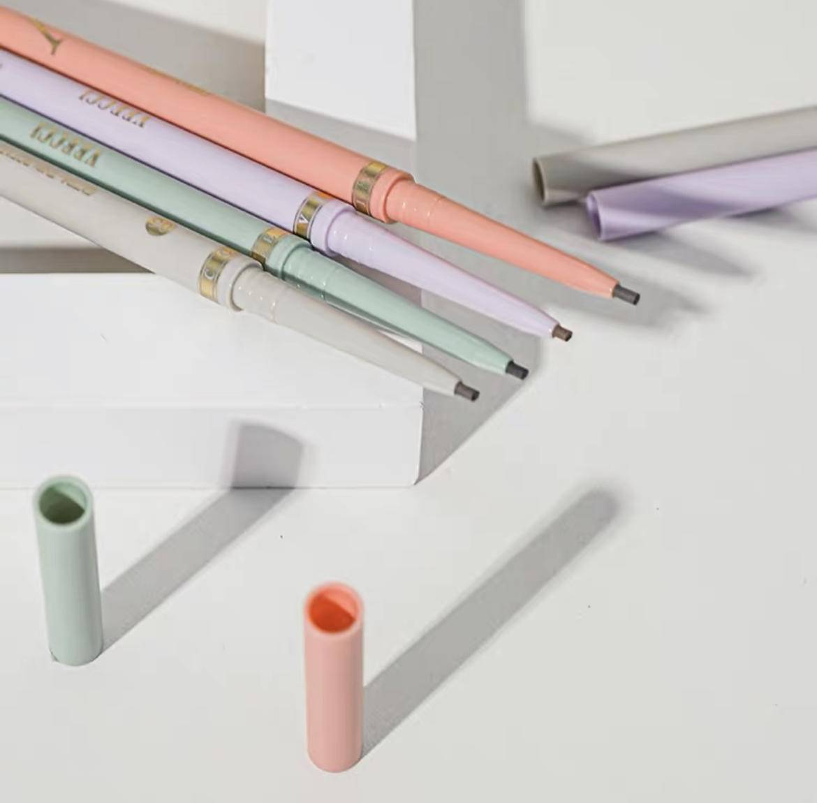 方脸女生是不是很难看,方脸太高级了