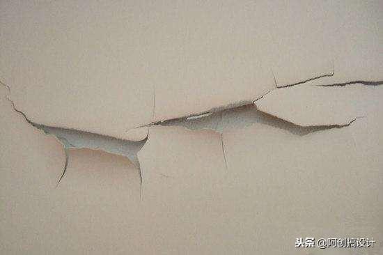 家里墙面总是发霉掉皮,家里墙面发霉掉皮原因