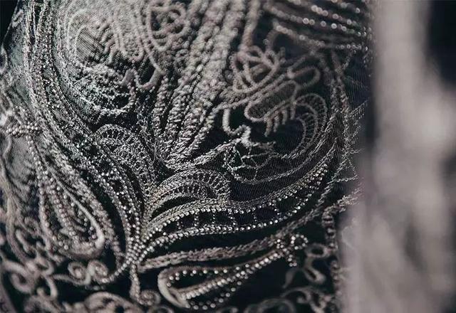 ep雅莹走秀2019,ep雅莹黑裙子