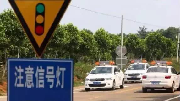 考驾照科目一答题技巧全解文字题,考驾照科目一试题100题解答题