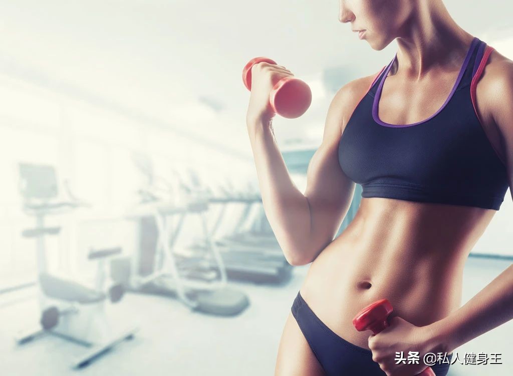 哑铃练背家庭健身动作,哑铃锻炼动作图解哑铃怎么选