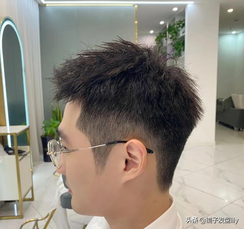 帅气两边铲发型图片短发,两侧头发铲短这样的发型你会剪吗