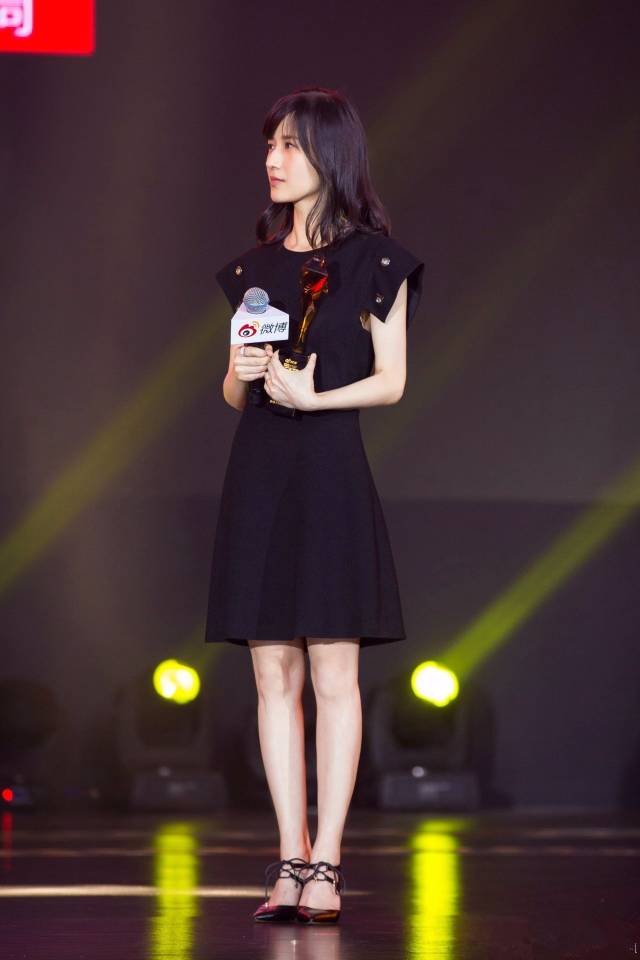 白天穿的晚礼服怎么选,晚礼服怎么选尺码