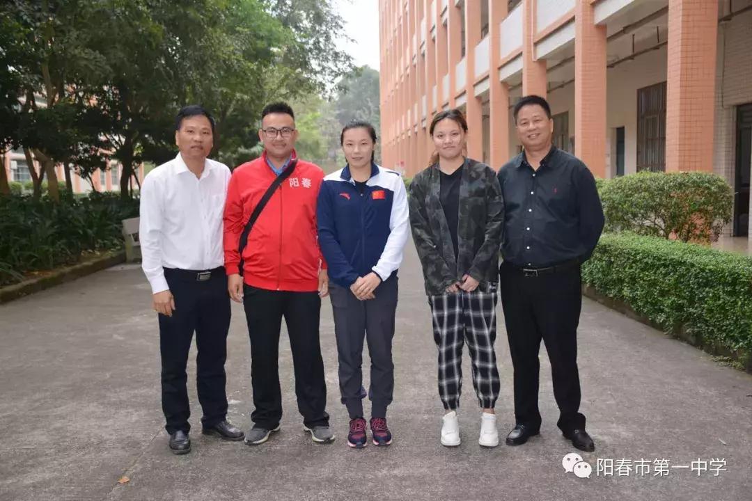 世界蹼泳冠军,世界游泳冠军去海里