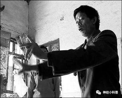 不自主运动是什么病,不自主运动表现