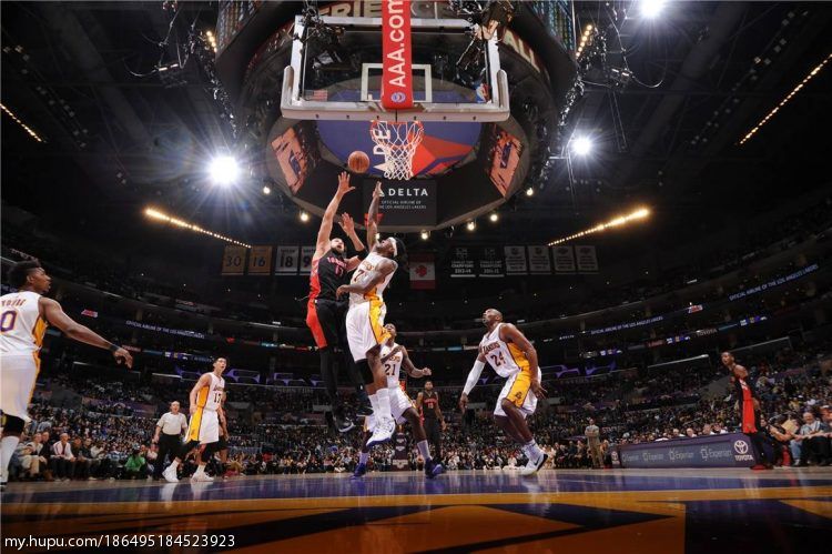 用这几个招式轻松上王牌,用这招一定可以把你的防守人晃飞