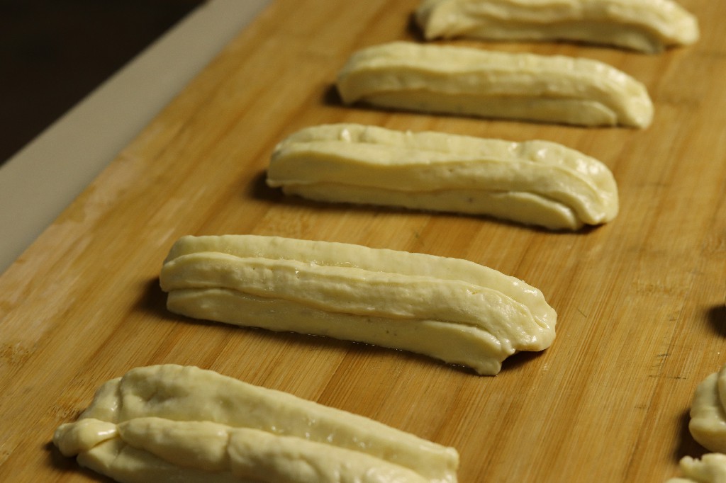 炸油条好吃又软和的做法,炸油条酥脆松软教学