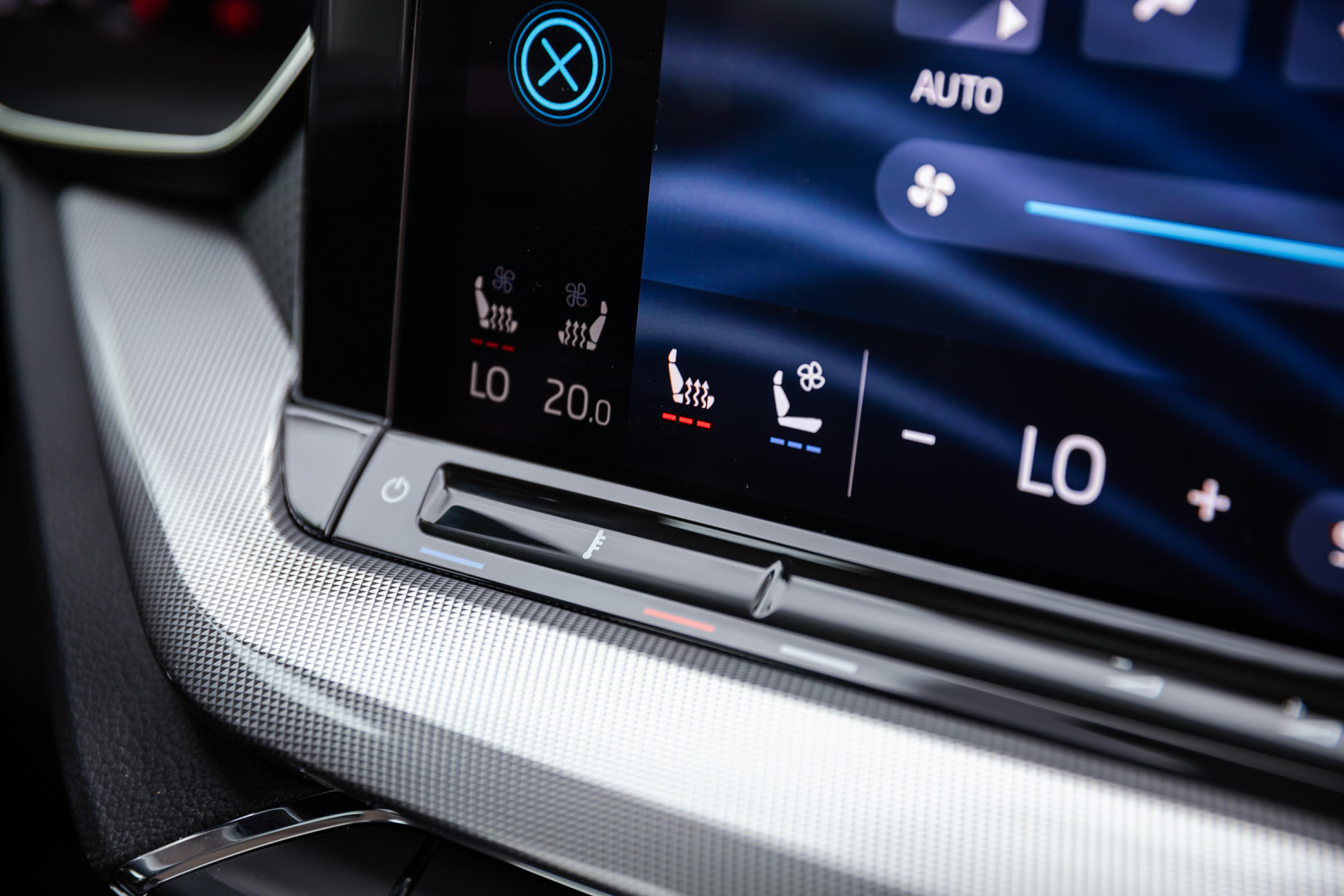 斯柯达明锐1.6和速腾发动机一样吗,斯柯达新明锐和速腾对比