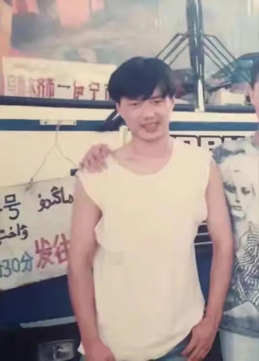 老了和年轻时不一样的男明星,早过了30岁却满满少年感的男明星