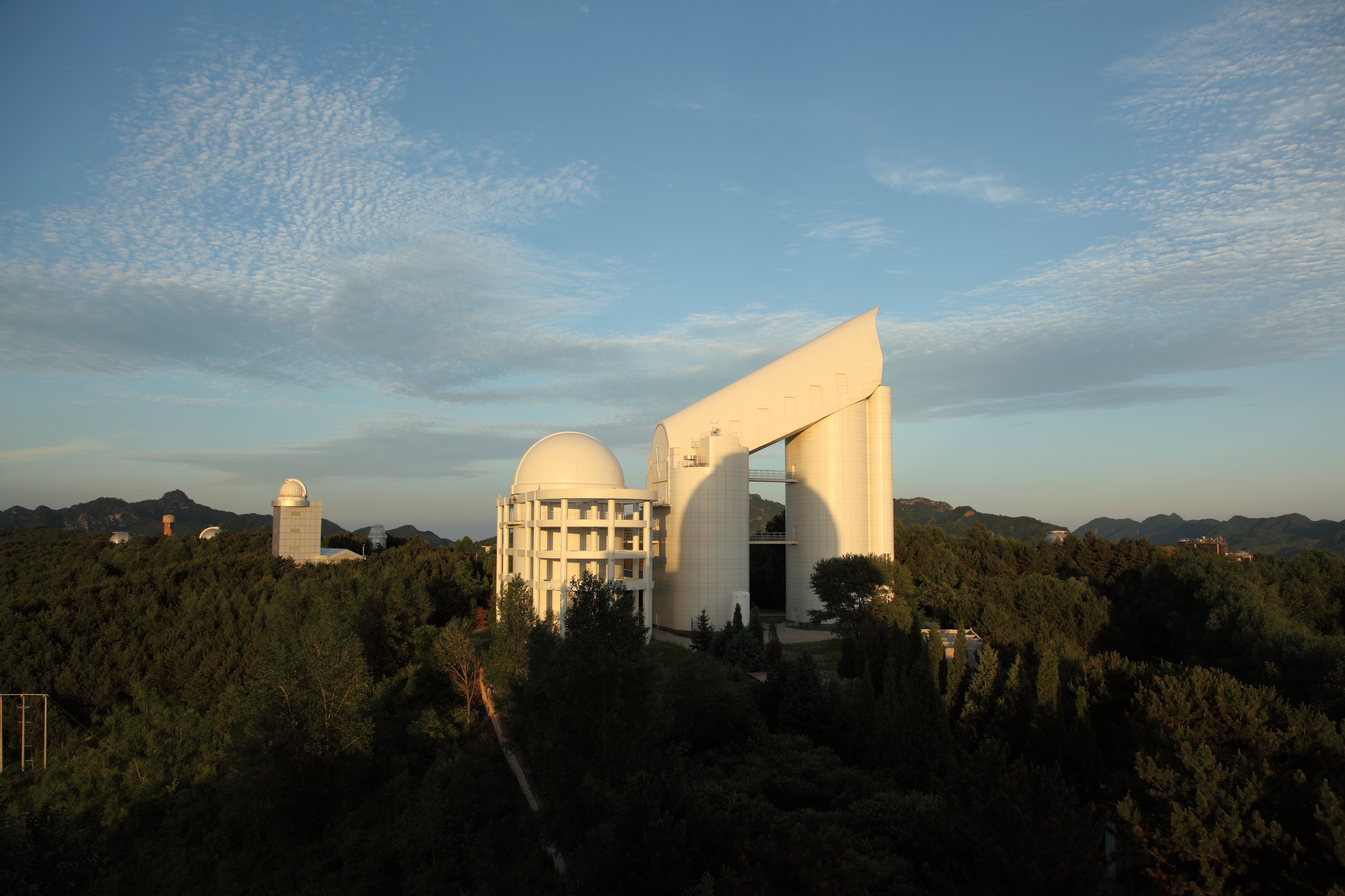 世界最大口径光学望远镜在哪,世界前十的天文望远镜