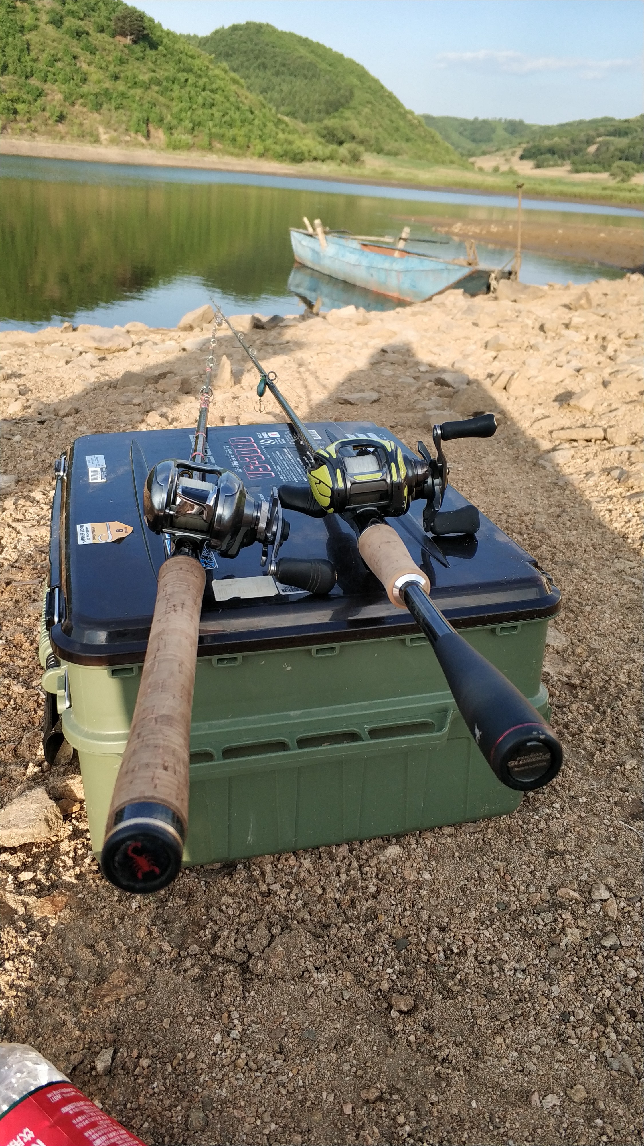 很惬意的路亚钓鱼,房车路亚野钓