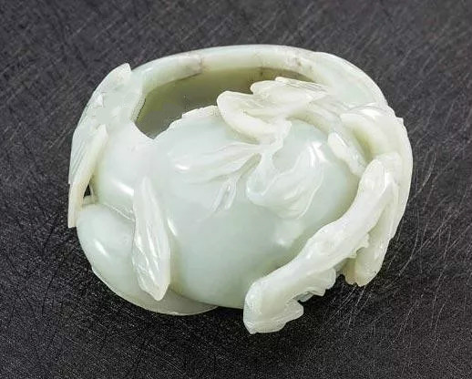 男子带袖珍“小茶壶”鉴宝，专家佩服不已，直呼你胆子真大