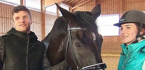 梅西c罗最近事业,c罗晒新造型梅西剃了胡子