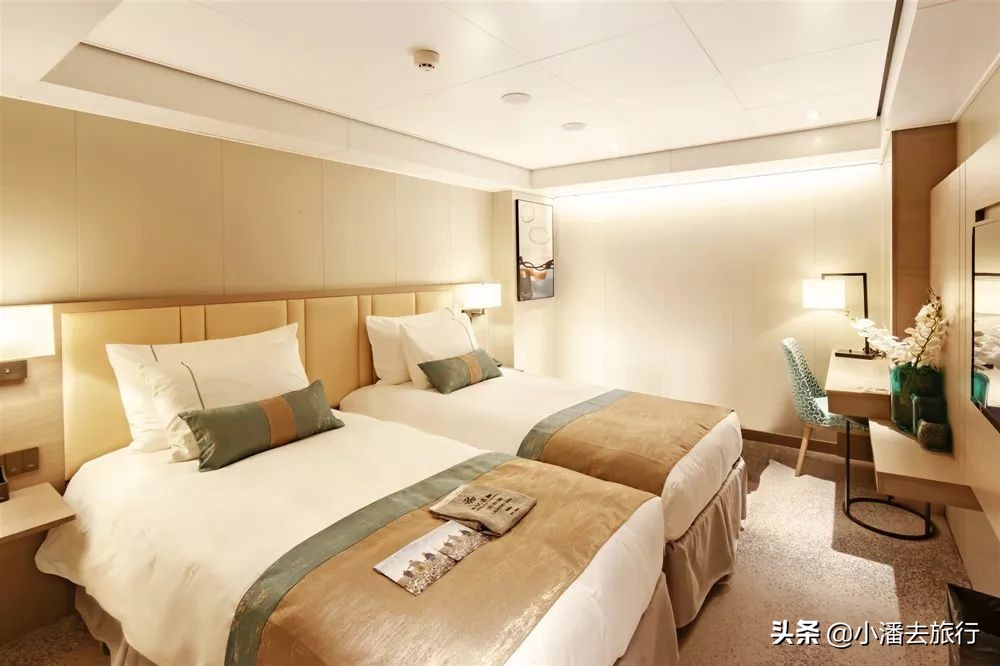 长江游轮“巨无霸”世纪荣耀号，原来它的吨位不是长江之最