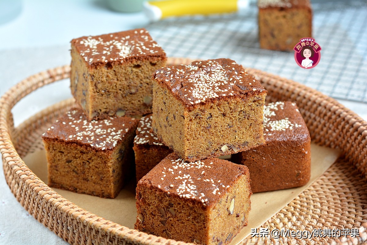 红枣糕简单又好吃的方法,香甜软糯的红枣糕绝对没有色素