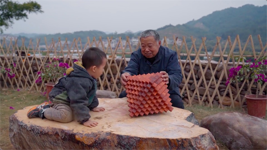 他64岁走红海外,凭传统木艺圈粉百万,今有新计划
