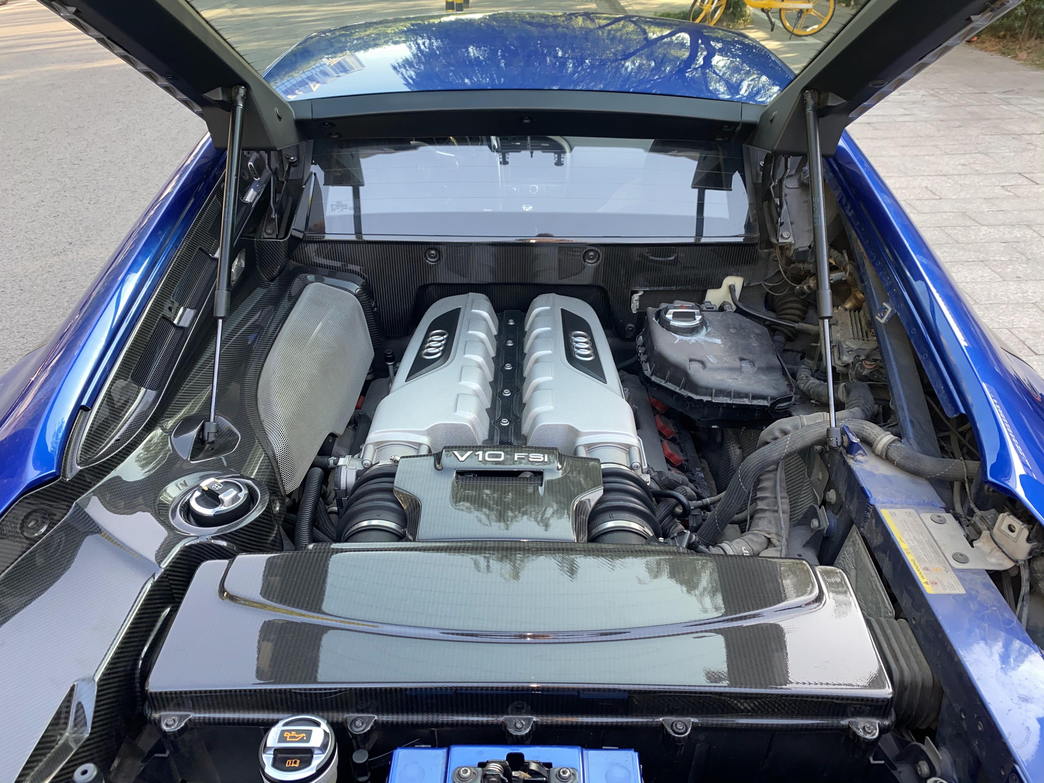 奥迪r808年敞篷二手,奥迪r8的真实视频