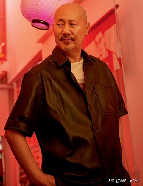 曾经一曲苍茫令人落泪，如今唱红硬核版《卡路里》的萌叔腾格尔