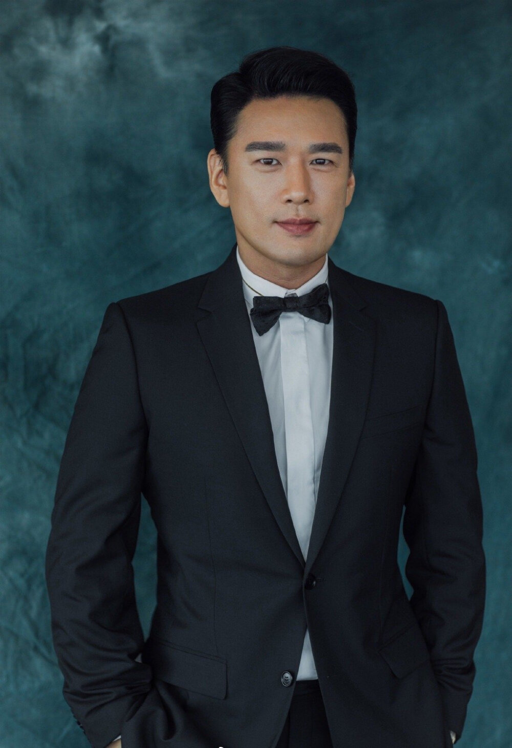 浓眉大眼虎气十足的男演员,五官端正浓眉大眼的男明星