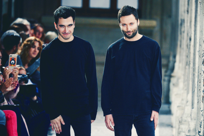 买包包有什么要点,为什么买包包会让人心情好