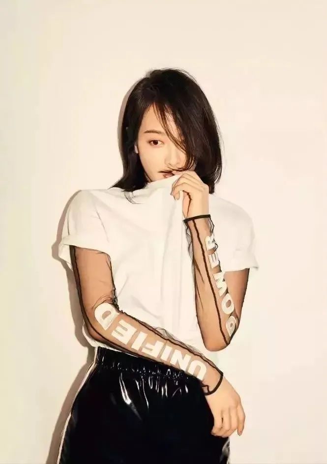 杨幂一万块钱毛衣,杨幂什么单品都能穿好