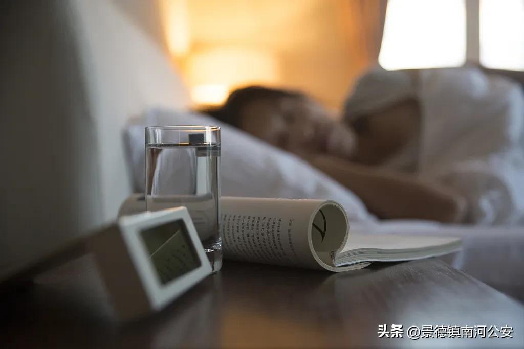 疫情之下发的朋友圈,疫情之下的夜晚格外寂静