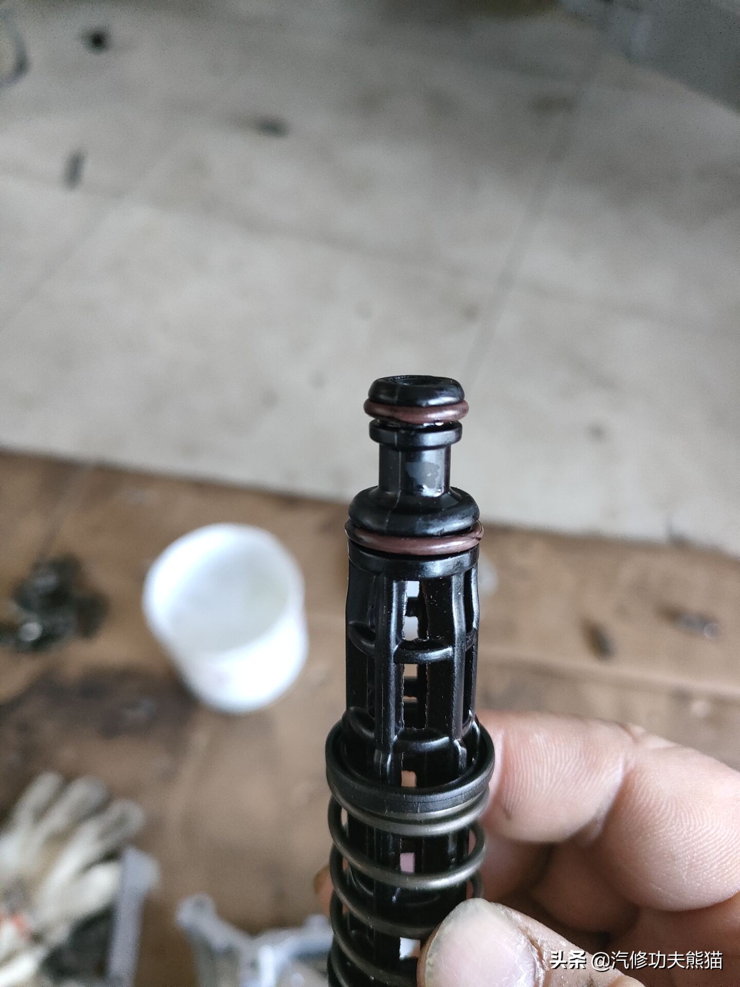 2011款奥迪q5烧机油怎么彻底解决,奥迪q5三代ea888发动机烧机油原因