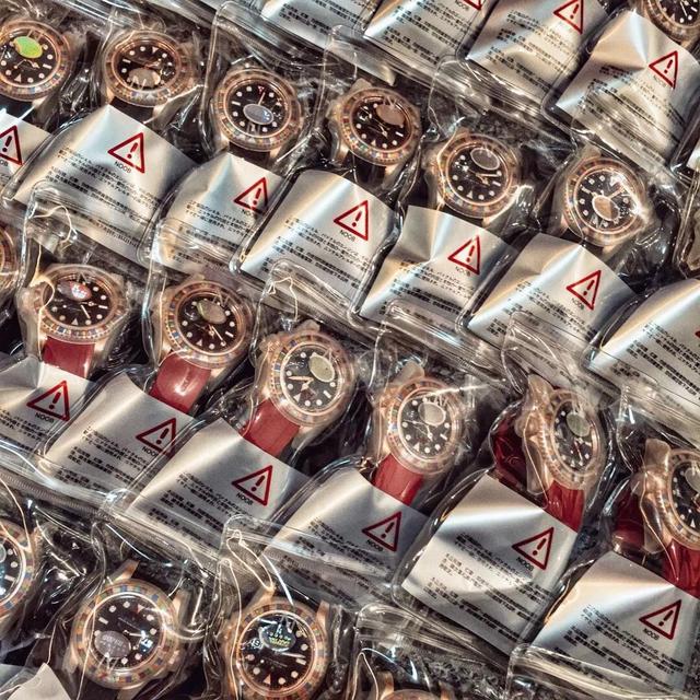 瑞士联合德国截获38吨广州“劳力士”当众碾压无视我国禁令怒了