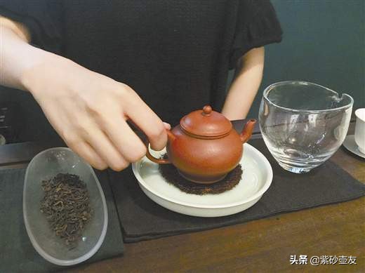 紫砂壶冬天用会裂吗,冬天紫砂壶为什么会炸底