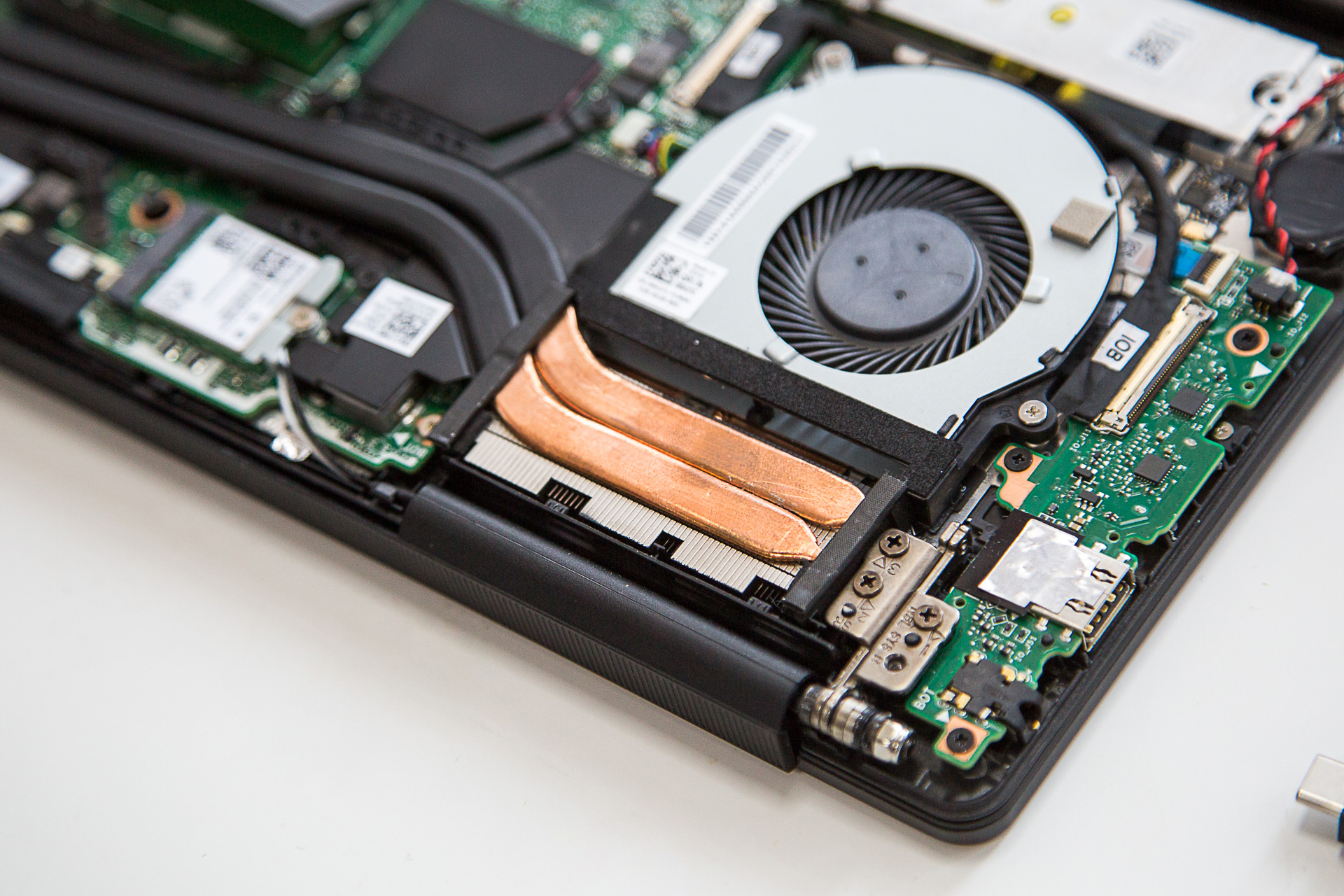 戴尔灵越700015高能轻薄笔记本,轻薄本笔电推荐