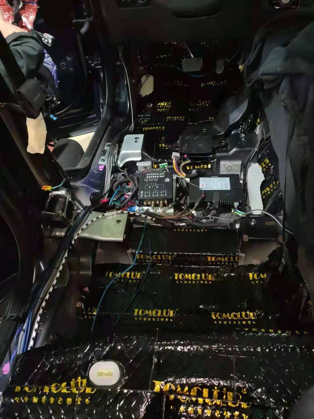 捷豹四门隔音视频,捷豹噪音大怎么改