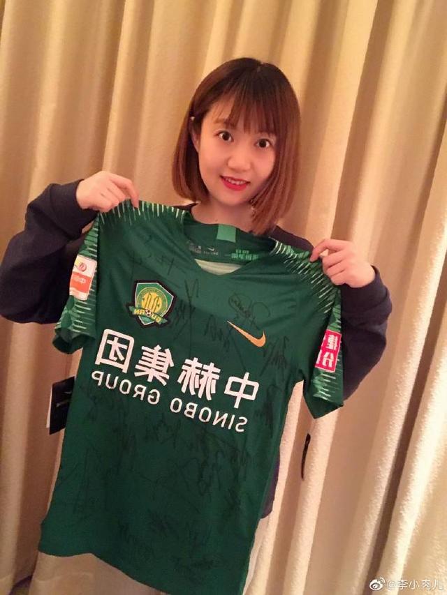 中超邀请抗疫英雄看球,中超武汉队集结