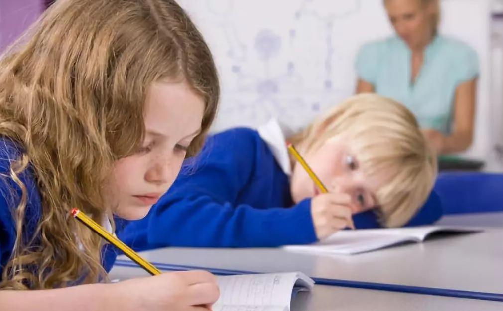 宝宝注意力不集中是感统失调吗,怎么调整孩子的感统失调与注意力