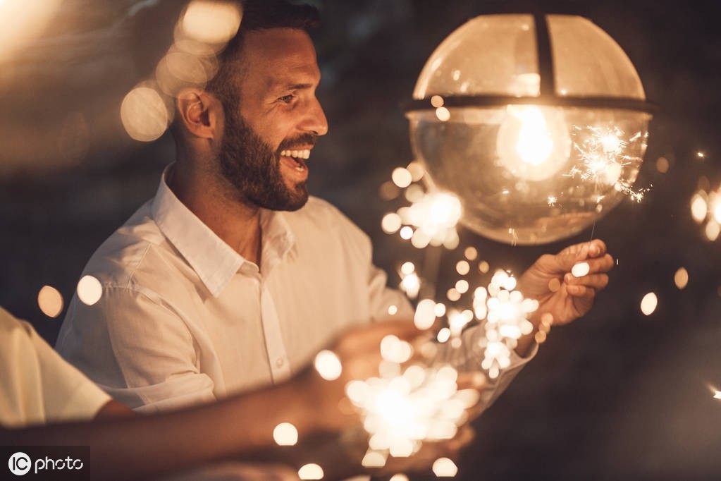 协会行业年会主持词大全7篇,协会年会主持人开场白