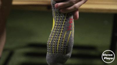 怎么选择足球鞋不磨脚,足球鞋为什么老是磨脚底长泡呢