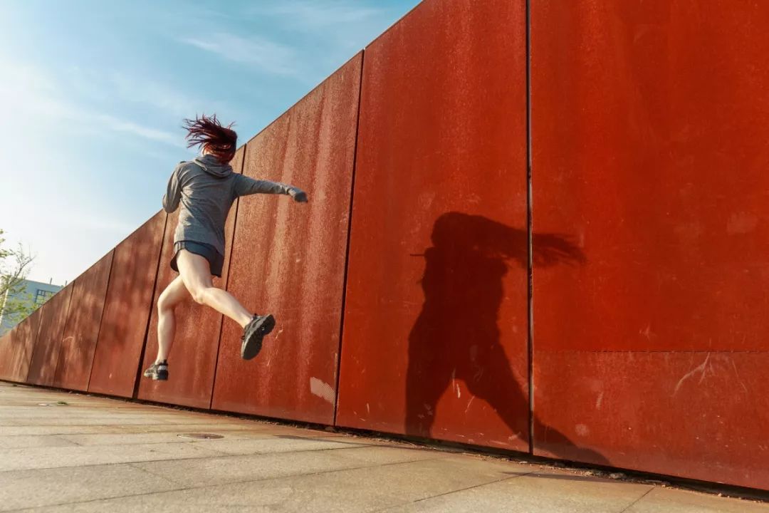 怎样判断内裤上的分泌物正不正常,女性怎么看出是否漏尿