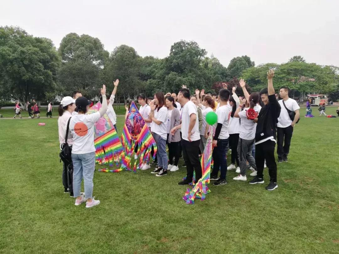 怎么和新同事熟起来,刚入职怎么和同事混熟