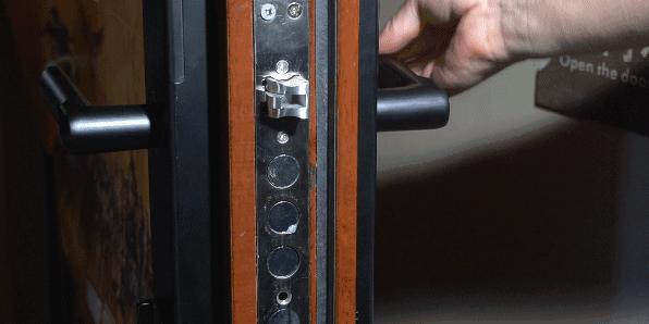 家门反锁怎么打开,怎么选择智能门锁乐视门锁